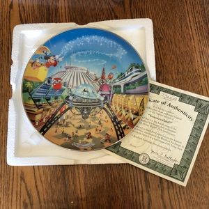 Tomorrow land Disney plate 25 anniversary